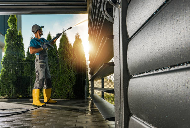 Best Animal Enclosure Cleaning  in Cuyahoga Falls, OH